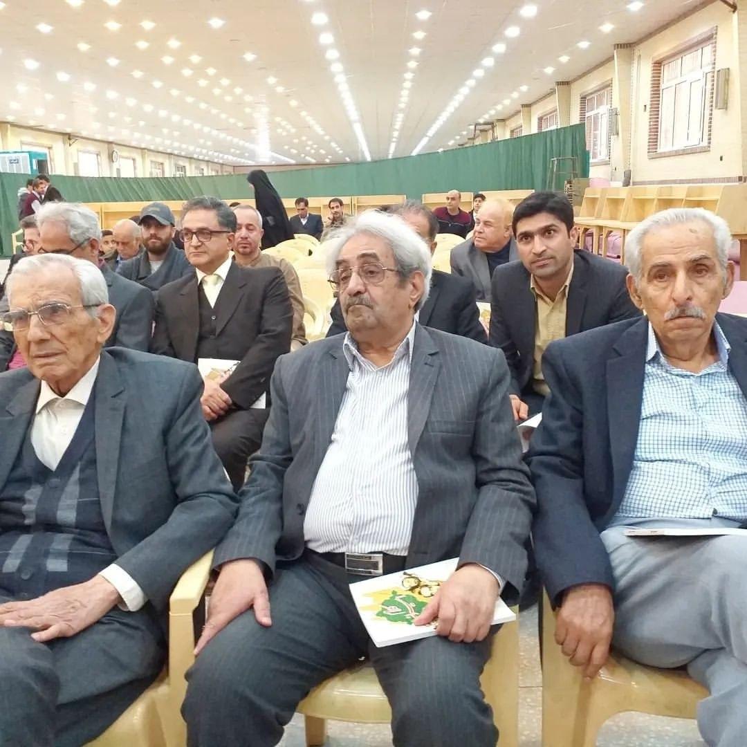 شادروان استاد روح‌الله خانقاهی