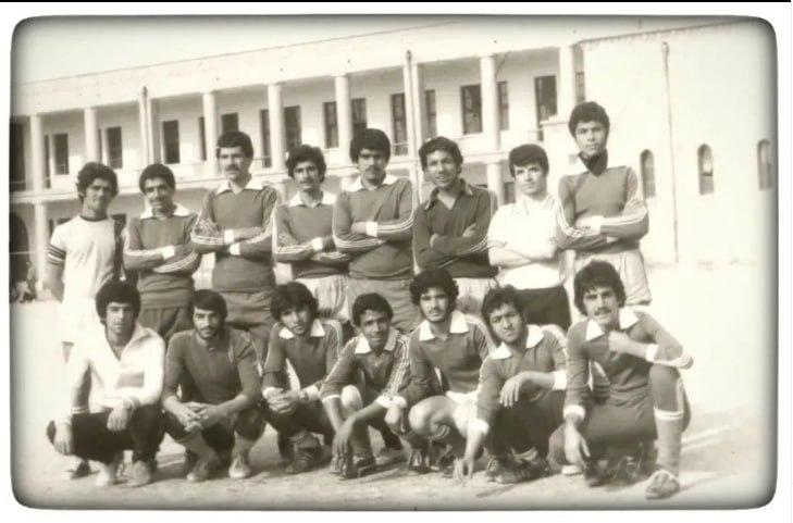 تیم فوتبال کلاس دوم فرهنگ و ادب دبیرستان حکیم نظامی