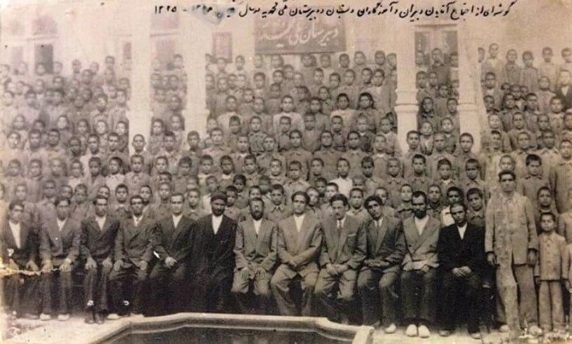 اجتماع آقایان دبیران و آموزگاران دبستان و دبیرستان ملی محمدیه در سال تحصیلی ١٣٢۶ ١٣٢۵