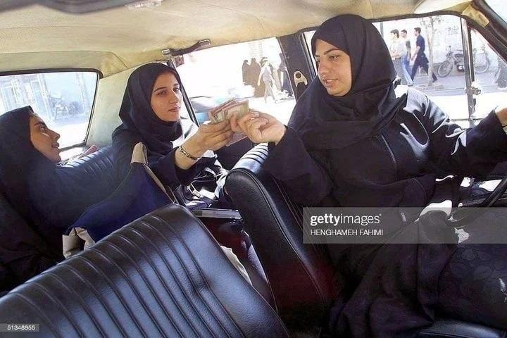 زنان پیشگام در رانندگی تاکسی در قم